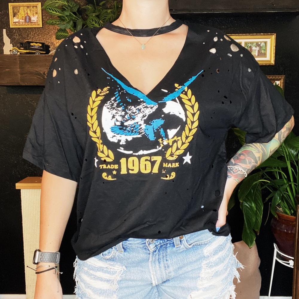 ❗️SOLD❗️Distressed SHEIN Top